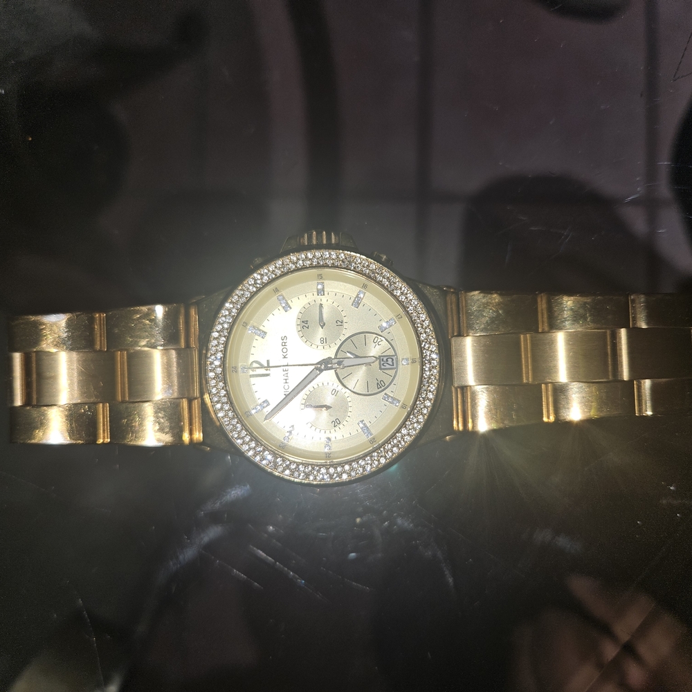Elegant 1 Silver, 1 Rose Gold and 2 Gold Watches with Crystal Accents. - Picture 3 of 9
